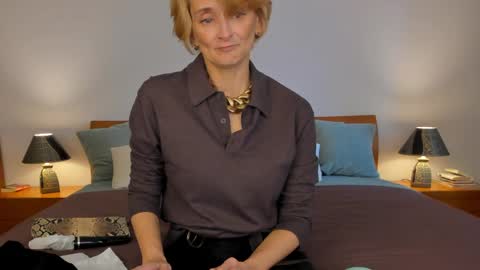 Simona  online show from 05/01/26, 07:24