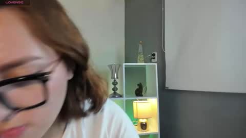 Snapshot of simonastar_ chatting on 02/13/26, 01:07 simonastar_ online show from 02/13/26, 01:07