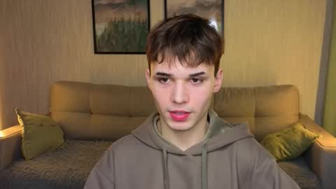 Snapshot of simonboy592 chatting on 03/21/26, 10:20 Alex online show from 03/21/26, 10:20