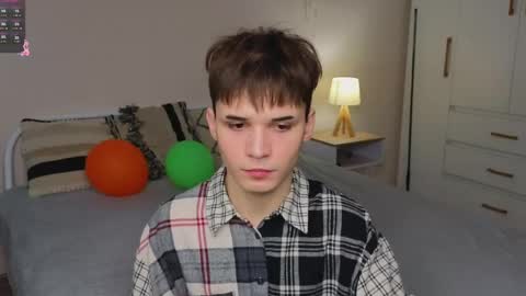 Snapshot of simonboy592 chatting on 03/24/26, 05:12 Alex online show from 03/24/26, 05:12