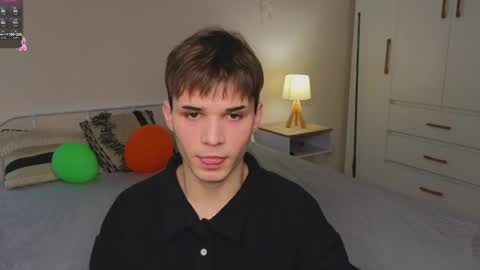 Snapshot of simonboy592 chatting on 03/28/26, 10:26 Alex online show from 03/28/26, 10:26