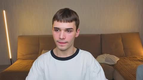 Snapshot of simonboy592 chatting on 05/18/26, 10:21 Alex online show from 05/18/26, 10:21