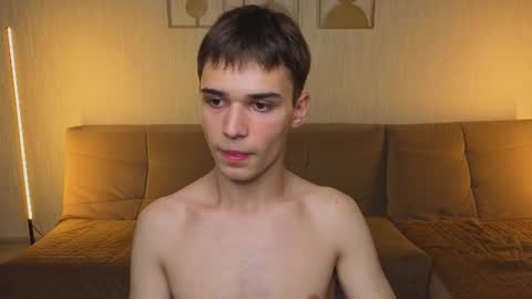 Snapshot of simonboy592 chatting on 07/19/26, 01:15 Alex online show from 07/19/26, 01:15