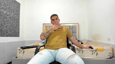 Snapshot of simonkeler chatting on 02/04/26, 12:27 SIMON KELER online show from 02/04/26, 12:27