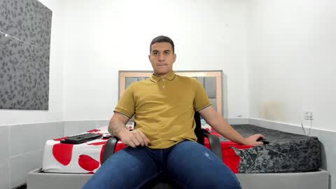 Snapshot of simonkeler chatting on 02/08/26, 06:00 SIMON KELER online show from 02/08/26, 06:00