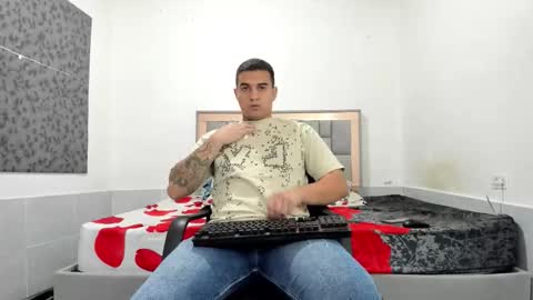 Snapshot of simonkeler chatting on 02/10/26, 09:52 SIMON KELER online show from 02/10/26, 09:52