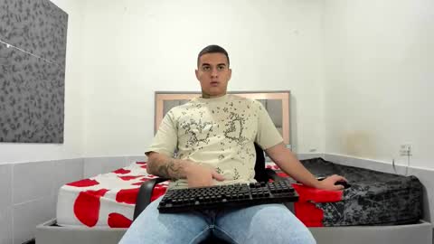 Snapshot of simonkeler chatting on 02/28/26, 01:45 SIMON KELER online show from 02/28/26, 01:45