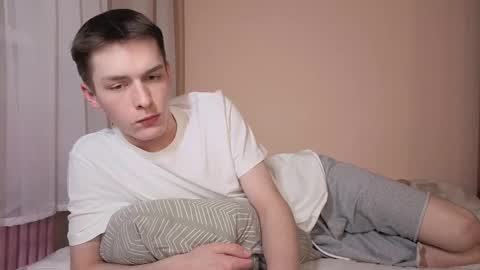 Snapshot of simonsecrett chatting on 01/06/26, 07:50 Simon online show from 01/06/26, 07:50