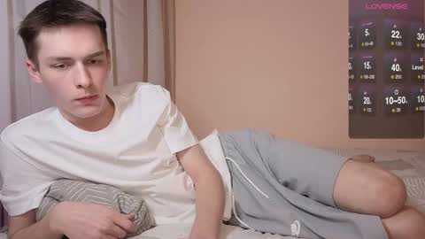 Snapshot of simonsecrett chatting on 01/08/26, 01:24 Simon online show from 01/08/26, 01:24