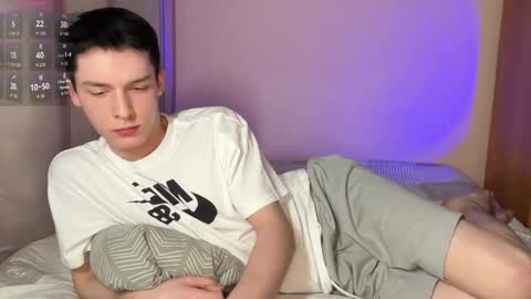 Snapshot of simonsecrett chatting on 02/19/26, 08:05 Simon online show from 02/19/26, 08:05