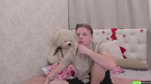 Snapshot of simonwarner chatting on 02/12/26, 10:16 Simon online show from 02/12/26, 10:16