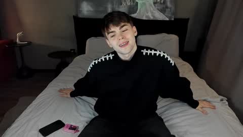 Snapshot of simonwnl chatting on 12/05/24, 06:44 Simon online show from 12/05/24, 06:44