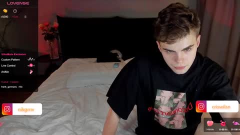 Snapshot of simonwnl chatting on 01/11/25, 10:07 Simon online show from 01/11/25, 10:07