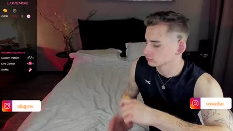 Snapshot of simonwnl chatting on 01/25/25, 03:41 Simon online show from 01/25/25, 03:41