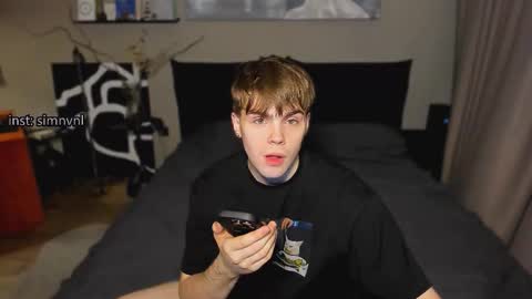 Snapshot of simonwnl chatting on 12/03/25, 03:25 Simon online show from 12/03/25, 03:25