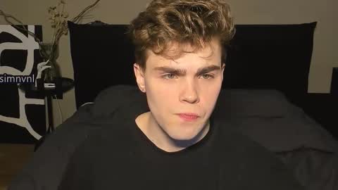 Snapshot of simonwnl chatting on 12/14/25, 06:01 Simon online show from 12/14/25, 06:01