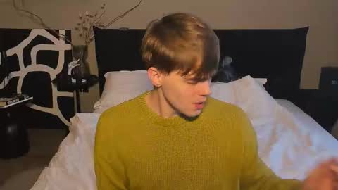 Snapshot of simonwnl chatting on 12/16/25, 08:30 Simon online show from 12/16/25, 08:30