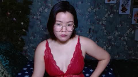 Snapshot of simply_niki chatting on 02/21/26, 11:33 zia online show from 02/21/26, 11:33