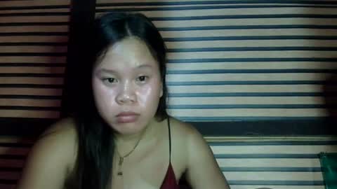 Snapshot of simply_y0urs chatting on 12/21/24, 02:15 simply_y0urs online show from 12/21/24, 02:15