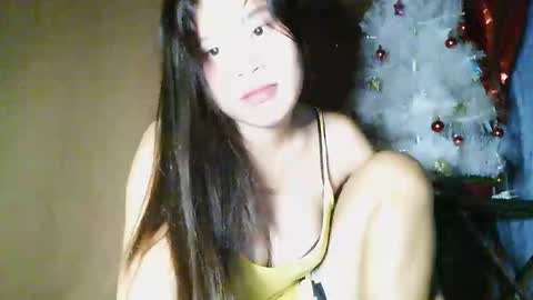 Snapshot of simply_y0urs chatting on 12/13/25, 07:53 simply_y0urs online show from 12/13/25, 07:53