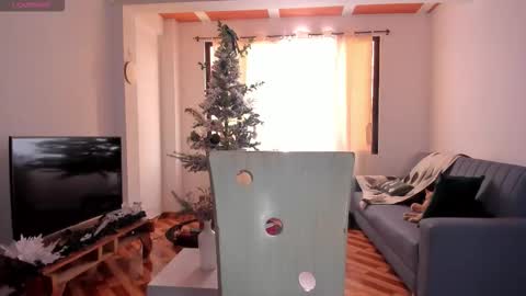 zoe online show from 12/15/25, 06:34