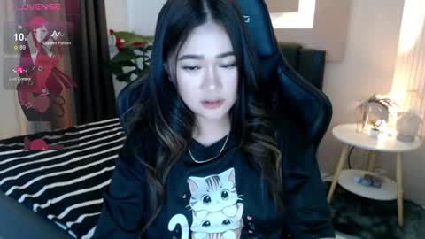 Snapshot of simplykhate chatting on 11/11/25, 01:05 Adrianna Fowler online show from 11/11/25, 01:05