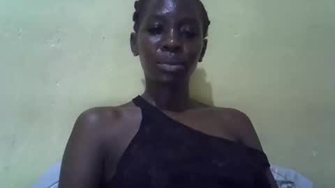 simplyloy33 online show from 04/20/26, 01:47