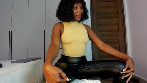 Snapshot of sincerre9_tara chatting on 10/18/25, 10:49 sincerre9_tara online show from 10/18/25, 10:49