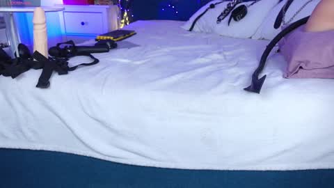 Snapshot of sindeleros chatting on 12/14/24, 05:14 Ms. Sindel online show from 12/14/24, 05:14
