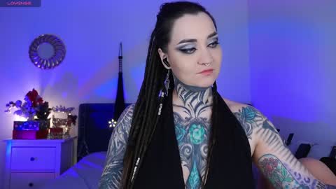 Snapshot of sindeleros chatting on 01/08/25, 01:20 Ms. Sindel online show from 01/08/25, 01:20