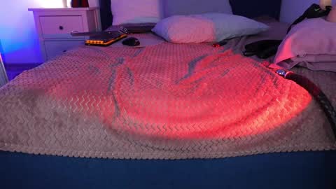 Snapshot of sindeleros chatting on 01/20/25, 04:34 Ms. Sindel online show from 01/20/25, 04:34