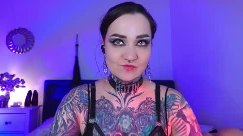 Snapshot of sindeleros chatting on 02/11/25, 04:46 Ms. Sindel online show from 02/11/25, 04:46