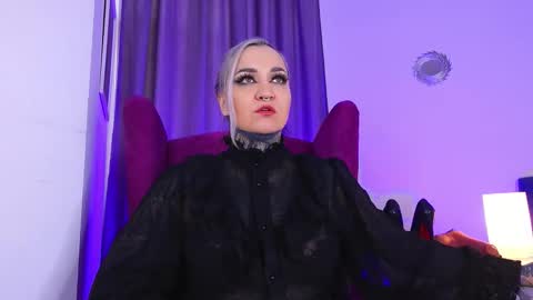 Snapshot of sindeleros chatting on 09/21/25, 12:51 Ms. Sindel online show from 09/21/25, 12:51