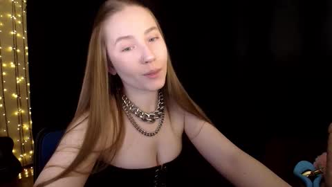 Snapshot of sindiwatsoon chatting on 02/19/26, 07:10 Sindi online show from 02/19/26, 07:10