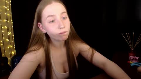 Snapshot of sindiwatsoon chatting on 06/07/26, 03:49 Sindi online show from 06/07/26, 03:49