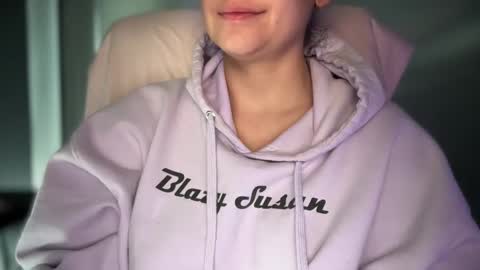 Snapshot of sindrastone chatting on 09/12/25, 03:34 Sindra online show from 09/12/25, 03:34