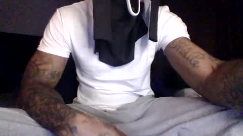 Snapshot of sinful365 chatting on 11/24/25, 04:56 sinful365 online show from 11/24/25, 04:56