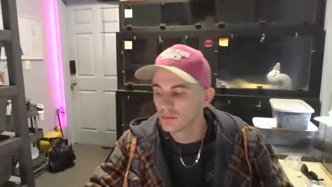 Snapshot of sinfullv chatting on 12/04/24, 06:06 sinfullv online show from 12/04/24, 06:06