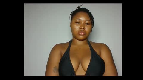 Snapshot of sinfultemptx chatting on 02/22/26, 09:41 Zanele online show from 02/22/26, 09:41