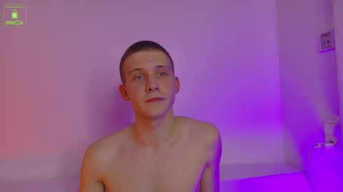 Snapshot of sinntouch chatting on 12/03/25, 03:54 MARK online show from 12/03/25, 03:54