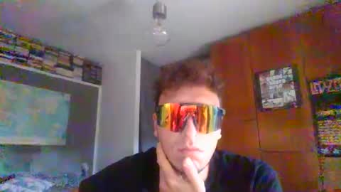 sinvi1915 online show from 10/10/25, 02:49