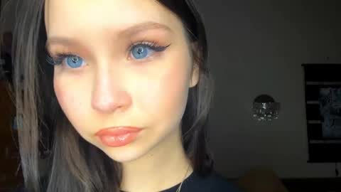 Emma online show from 12/01/25, 11:04