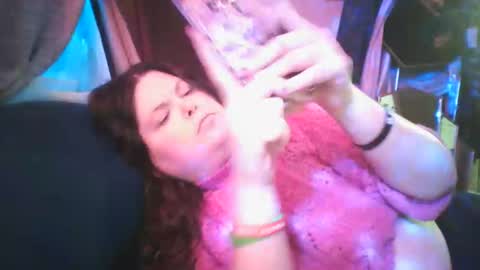 Snapshot of siofra chatting on 02/23/25, 04:39 Siofra online show from 02/23/25, 04:39