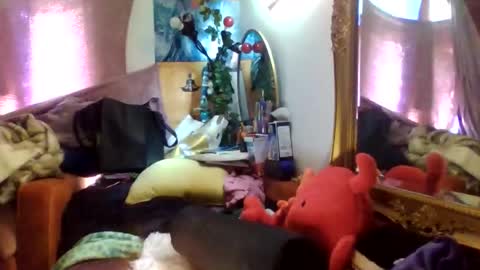 Snapshot of siofra chatting on 09/16/25, 05:36 Siofra online show from 09/16/25, 05:36