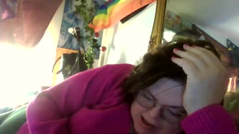 Snapshot of siofra chatting on 09/20/25, 11:22 Siofra online show from 09/20/25, 11:22