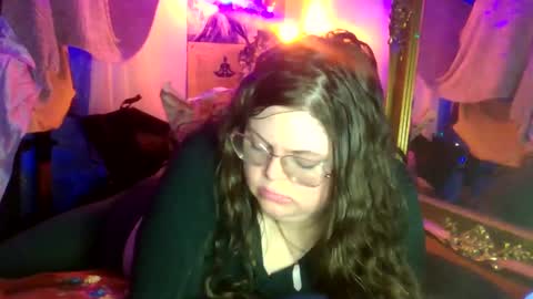 Snapshot of siofra chatting on 09/20/25, 11:50 Siofra online show from 09/20/25, 11:50