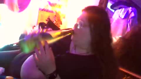 Snapshot of siofra chatting on 09/22/25, 11:45 Siofra online show from 09/22/25, 11:45