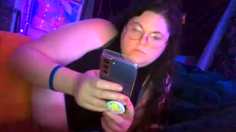 Snapshot of siofra chatting on 10/10/25, 02:54 Siofra online show from 10/10/25, 02:54