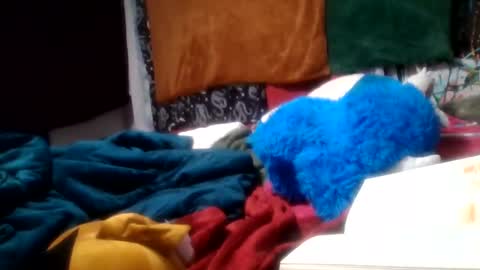 Snapshot of siofra chatting on 10/12/25, 04:00 Siofra online show from 10/12/25, 04:00