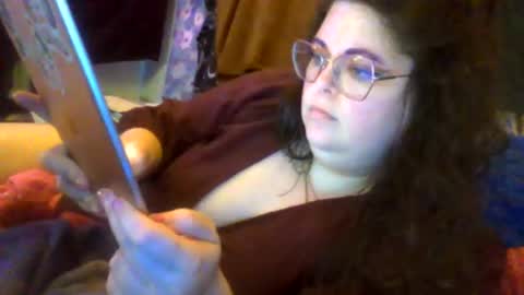 Snapshot of siofra chatting on 10/14/25, 09:37 Siofra online show from 10/14/25, 09:37